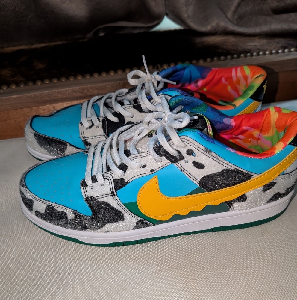 Nike Blue and Yellow Sneakers with Multicolor Accents
